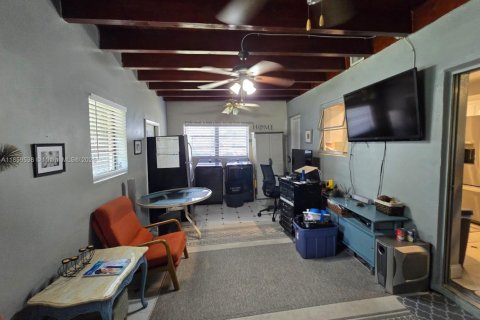 House in Miami, Florida 3 bedrooms, 124.86 sq.m. № 1890447 - photo 27