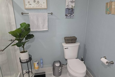 House in Miami, Florida 3 bedrooms, 124.86 sq.m. № 1890447 - photo 21