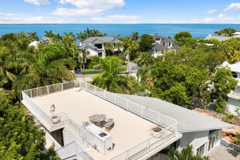 House in Tavernier, Florida 4 bedrooms, 297.66 sq.m. № 2261568 - photo 6
