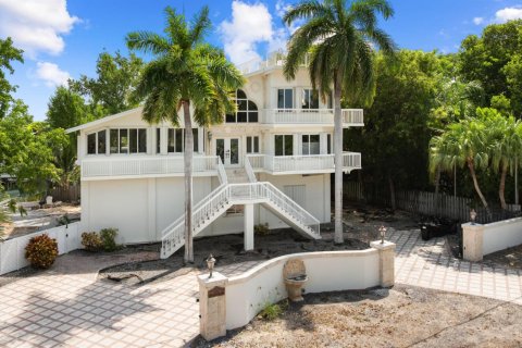 House in Tavernier, Florida 4 bedrooms, 297.66 sq.m. № 2261568 - photo 8