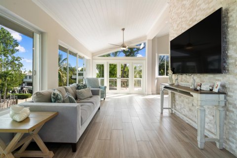 House in Tavernier, Florida 4 bedrooms, 297.66 sq.m. № 2261568 - photo 24