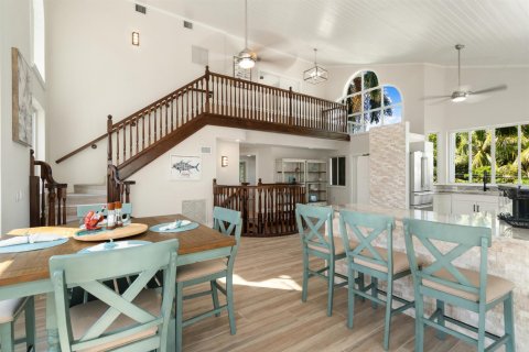 House in Tavernier, Florida 4 bedrooms, 297.66 sq.m. № 2261568 - photo 25