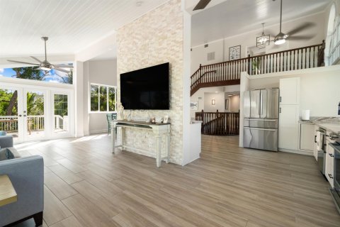 House in Tavernier, Florida 4 bedrooms, 297.66 sq.m. № 2261568 - photo 23