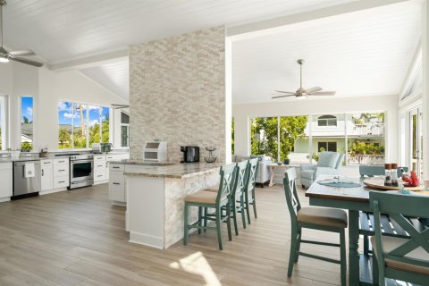 House in Tavernier, Florida 4 bedrooms, 297.66 sq.m. № 2261568 - photo 26