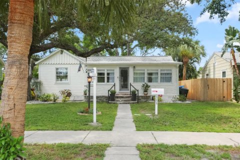 Casa en venta en Saint Petersburg, Florida, 2 dormitorios, 115.29 m2 № 1842309 - foto 1