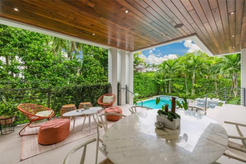 House in Key Biscayne, Florida 5 bedrooms, 342.62 sq.m. № 1971317 - photo 12