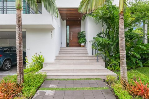 House in Key Biscayne, Florida 5 bedrooms, 342.62 sq.m. № 1971317 - photo 1