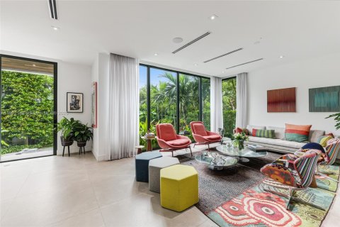 House in Key Biscayne, Florida 5 bedrooms, 342.62 sq.m. № 1971317 - photo 8