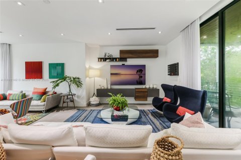 House in Key Biscayne, Florida 5 bedrooms, 342.62 sq.m. № 1971317 - photo 6