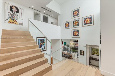 House in Key Biscayne, Florida 5 bedrooms, 342.62 sq.m. № 1971317 - photo 16