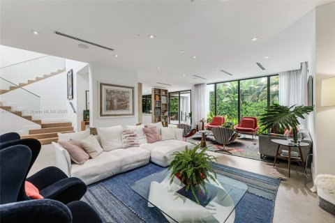 House in Key Biscayne, Florida 5 bedrooms, 342.62 sq.m. № 1971317 - photo 7