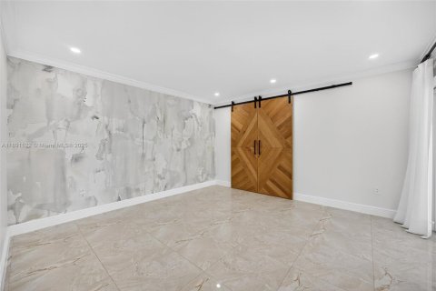 Снять в аренду виллу или дом в Майами, Флорида 4 спальни, 169.27м2, № 1950334 - фото 14