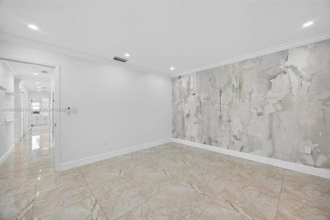 Снять в аренду виллу или дом в Майами, Флорида 4 спальни, 169.27м2, № 1950334 - фото 17