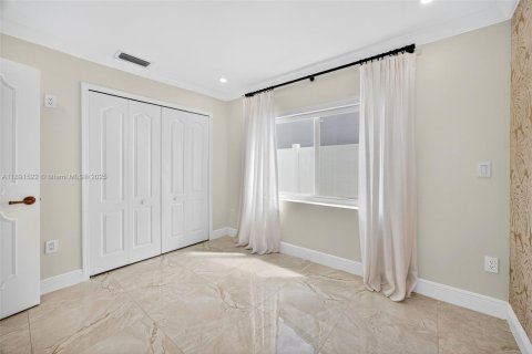 Снять в аренду виллу или дом в Майами, Флорида 4 спальни, 169.27м2, № 1950334 - фото 24