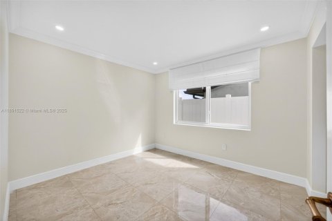 Снять в аренду виллу или дом в Майами, Флорида 4 спальни, 169.27м2, № 1950334 - фото 26