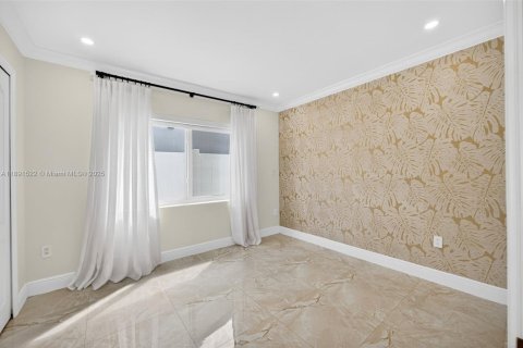 Снять в аренду виллу или дом в Майами, Флорида 4 спальни, 169.27м2, № 1950334 - фото 23