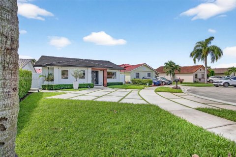 Снять в аренду виллу или дом в Майами, Флорида 4 спальни, 169.27м2, № 1950334 - фото 4