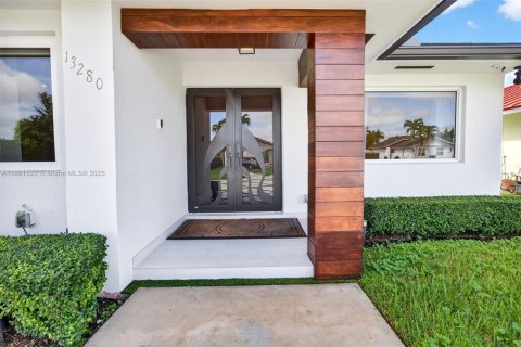 Снять в аренду виллу или дом в Майами, Флорида 4 спальни, 169.27м2, № 1950334 - фото 5