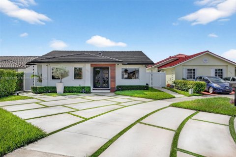 Снять в аренду виллу или дом в Майами, Флорида 4 спальни, 169.27м2, № 1950334 - фото 3