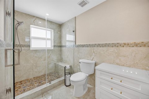 Снять в аренду виллу или дом в Майами, Флорида 4 спальни, 169.27м2, № 1950334 - фото 18