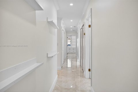 Снять в аренду виллу или дом в Майами, Флорида 4 спальни, 169.27м2, № 1950334 - фото 22