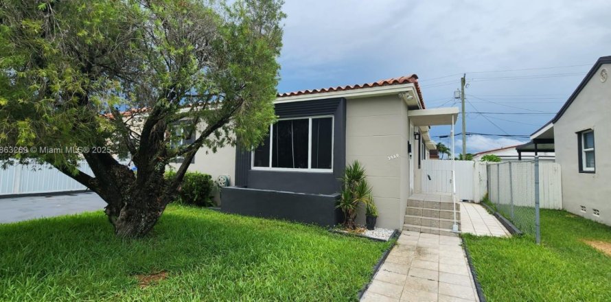Villa ou maison à Miami, Floride 2 chambres, 106.84 m2 № 1894267