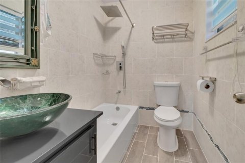 House in Kissimmee, Florida 3 bedrooms, 164.99 sq.m. № 1757698 - photo 23