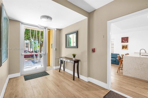 Condominio en venta en Miami Beach, Florida, 2 dormitorios, 85.47 m2 № 2040691 - foto 19