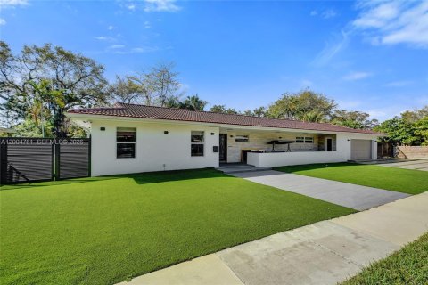 House in North Miami Beach, Florida 5 bedrooms № 2170543 - photo 2