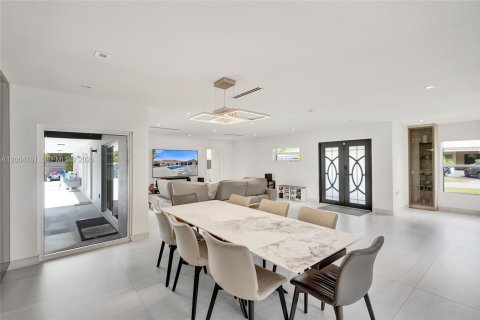 House in North Miami Beach, Florida 5 bedrooms № 2170543 - photo 30