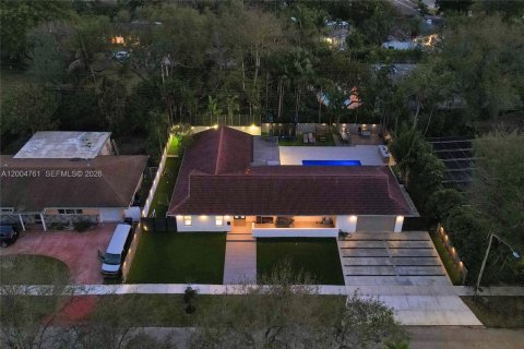 House in North Miami Beach, Florida 5 bedrooms № 2170543 - photo 8