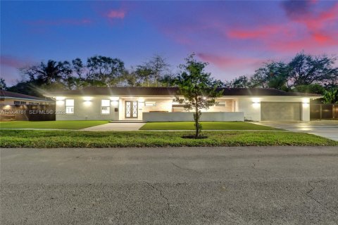 House in North Miami Beach, Florida 5 bedrooms № 2170543 - photo 5