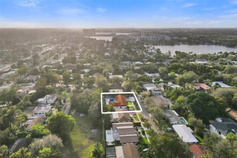 House in North Miami Beach, Florida 5 bedrooms № 2170543 - photo 18