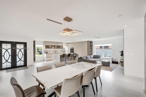 House in North Miami Beach, Florida 5 bedrooms № 2170543 - photo 29