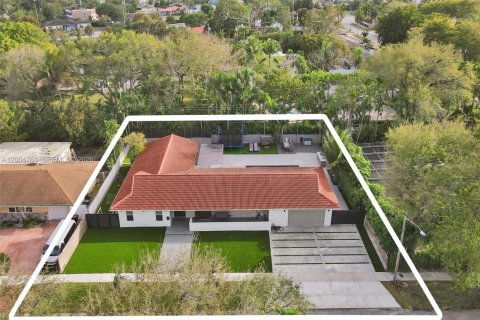 House in North Miami Beach, Florida 5 bedrooms № 2170543 - photo 17