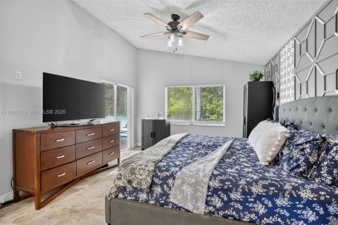 Casa en venta en Pembroke Pines, Florida, 3 dormitorios, 172.8 m2 № 2058934 - foto 19
