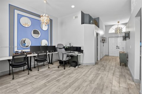 Casa en venta en Pembroke Pines, Florida, 3 dormitorios, 172.8 m2 № 2058934 - foto 6