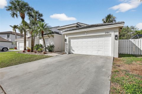 Casa en venta en Pembroke Pines, Florida, 3 dormitorios, 172.8 m2 № 2058934 - foto 3