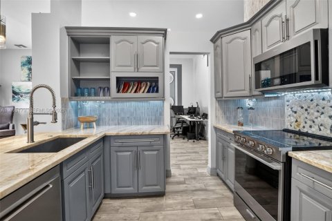 Casa en venta en Pembroke Pines, Florida, 3 dormitorios, 172.8 m2 № 2058934 - foto 10