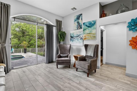 Casa en venta en Pembroke Pines, Florida, 3 dormitorios, 172.8 m2 № 2058934 - foto 15