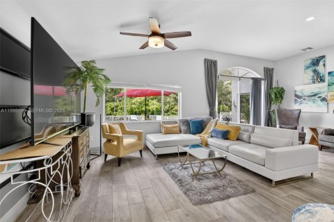 Casa en venta en Pembroke Pines, Florida, 3 dormitorios, 172.8 m2 № 2058934 - foto 12