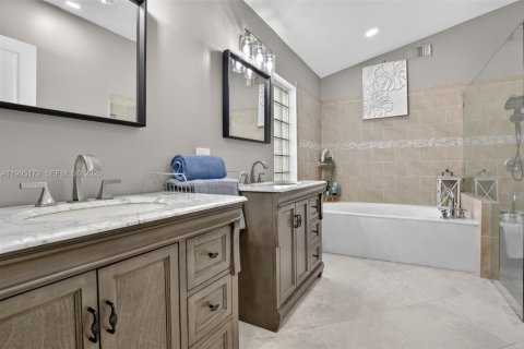 Casa en venta en Pembroke Pines, Florida, 3 dormitorios, 172.8 m2 № 2058934 - foto 22