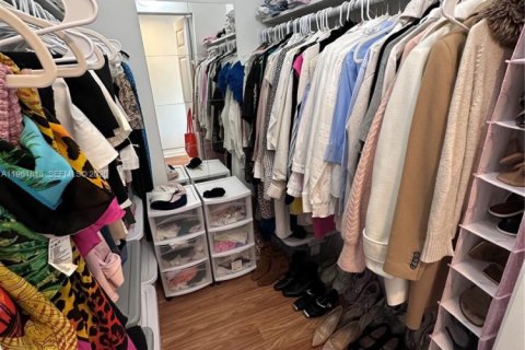 Condo in Miami, Florida, 2 bedrooms  № 2025058 - photo 20