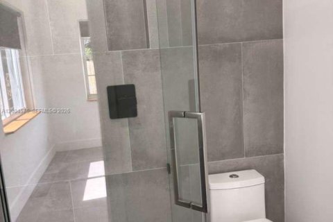 Снять в аренду виллу или дом в Майами, Флорида 3 спальни, 221.76м2, № 2068868 - фото 17