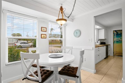 Commercial property in Holmes Beach, Florida 5 bedrooms, 229.84 sq.m. № 1552818 - photo 26