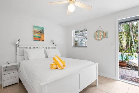 Commercial property in Holmes Beach, Florida 5 bedrooms, 229.84 sq.m. № 1552818 - photo 17