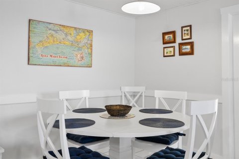 Commercial property in Holmes Beach, Florida 5 bedrooms, 229.84 sq.m. № 1552818 - photo 30