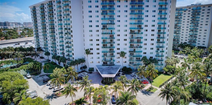 Condo à Sunny Isles Beach, Floride, 1 chambre № 1878605