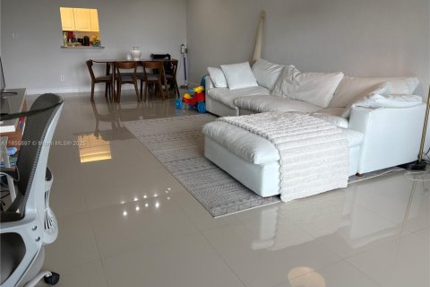 Copropriété à louer à Sunny Isles Beach, Floride: 1 chambre, 93.37 m2 № 1878605 - photo 16