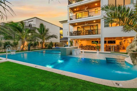 Condo in Sarasota, Florida, 5 bedrooms  № 2120701 - photo 5